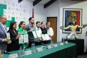 Gobernador promulga la Ley de la Defensoría del Pueblo Cruceño para proteger derechos y autonomía