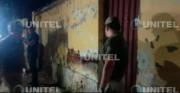 Hallan el cuerpo de una mujer enterrado en su propia habitación en Cochabamba