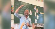 Video: Profesor enseña lenguaje de señas con la canción ‘Bonito, Bonito’
