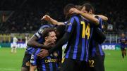El Inter resiste con diez jugadores y consigue su primera victoria en la Champions