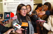 Diputada Claros pide a la UIF investigar cuentas de Rafael López por presunto transfugio y denuncia prebendas