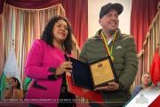 Diputada Guizada entregó reconocimiento a líder de centro de rehabilitación de drogodependientes