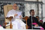 El papa pide ayudar a los jóvenes a ser protagonistas de una nueva forma de vivir