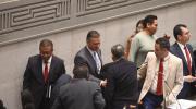 Lara deja entrever que el ministro Oviedo estaría vetado de ingresar a EEUU