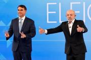 Milei enfrenta a Lula y Flávio Bolsonaro en el último debate antes de las elecciones