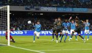 La Roma de Gasperini remonta y frena al Nápoli en un partido lleno de tensión
