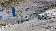 Sorata: aprehenden a 22 personas en operativo contra la minería ilegal y hallan armas y explosivos