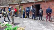 Aprehenden a 22 personas y hallan armas y explosivos en operativo contra la minería ilegal en Sorata