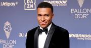 Kylian Mbappé pide disculpas en tres idiomas tras polémica con “meme” sobre Mao