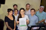 Concejales acuden a Migración para pedir acciones contra el exalcalde Fernández