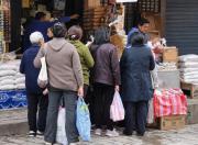 Todos Santos: Familias ajustan sus gastos ante la crisis y comerciantes lamentan bajas ventas