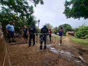 Sorprenden a los ladrones robando en una casa